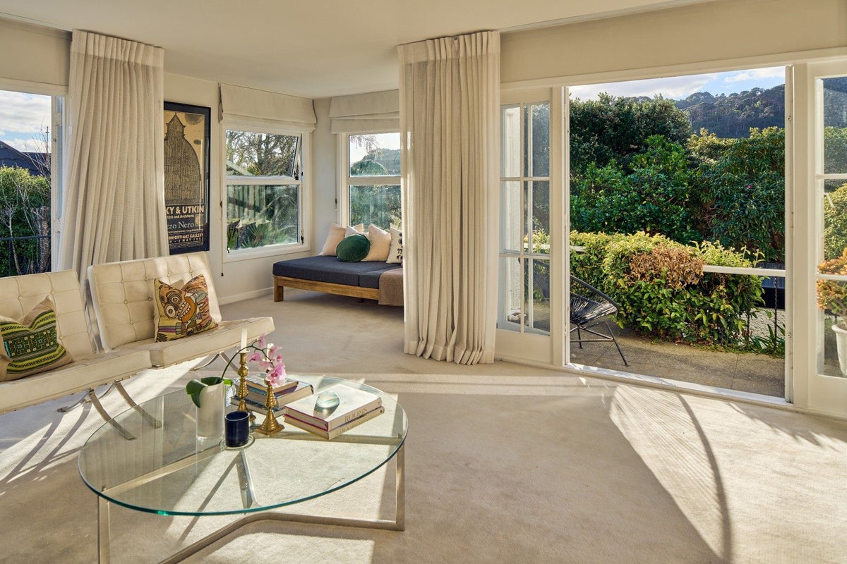 12 Cheviot Road, Lowry Bay, Lower Hutt - Carousel 2