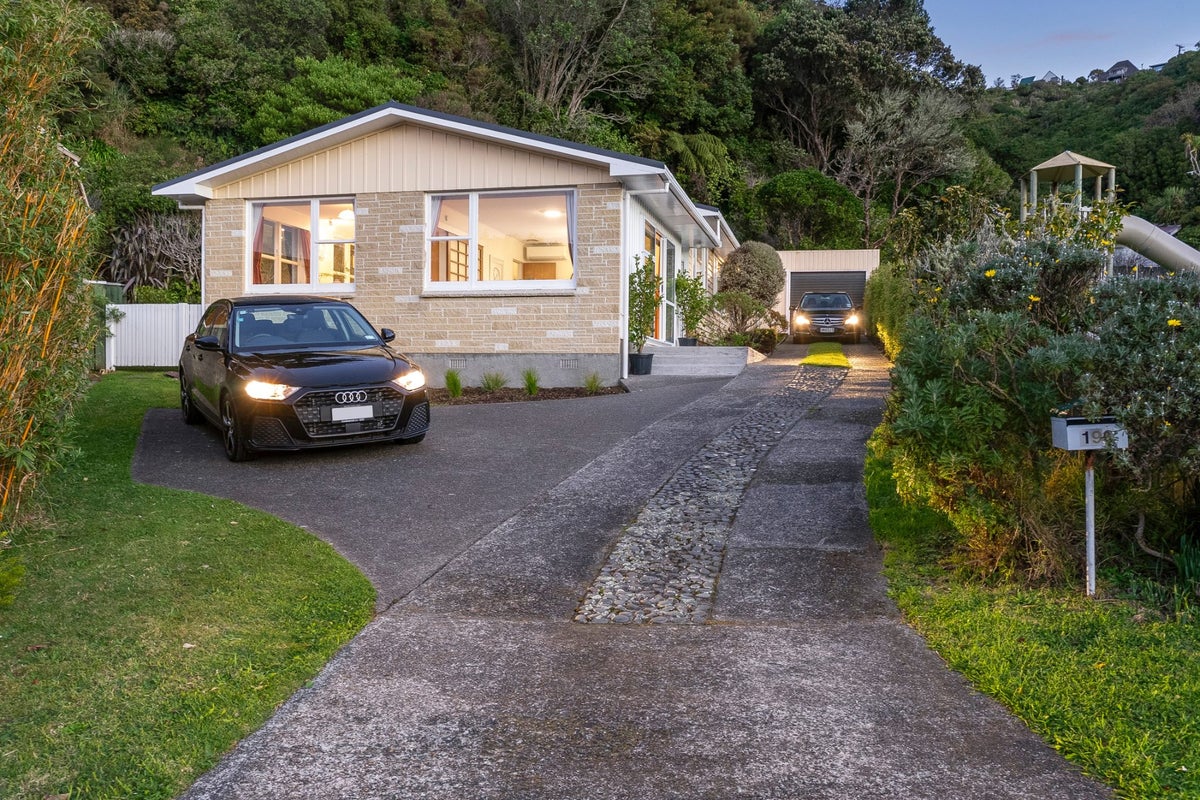 196 Pembroke Road, Wilton, Wellington - Carousel 1