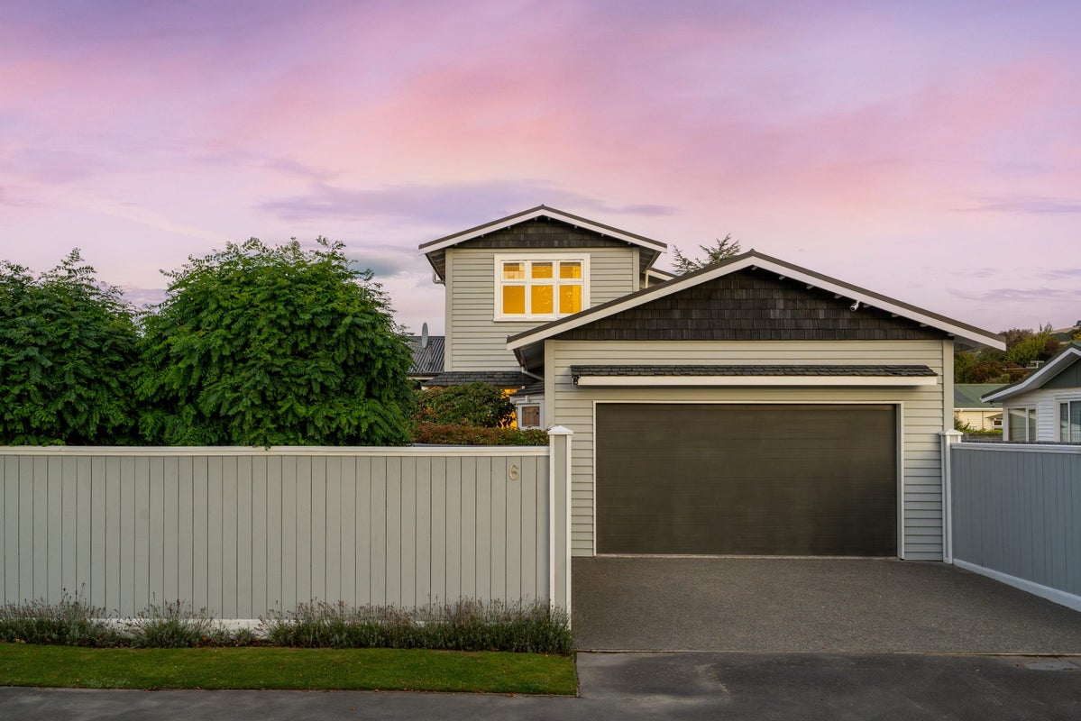 1/6 Saint Martins Road, Saint Martins, Christchurch - Carousel 24