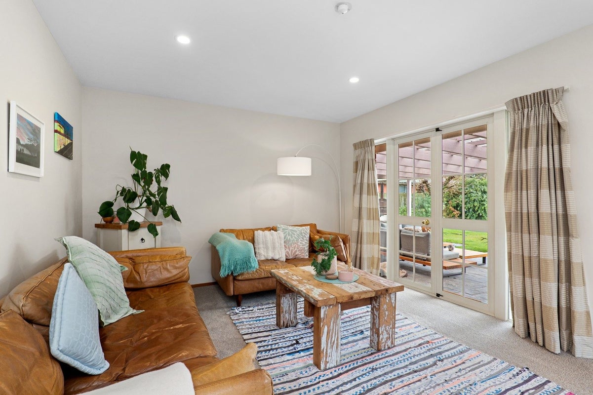 13 Oldham Place, Darfield, Darfield - Carousel 2