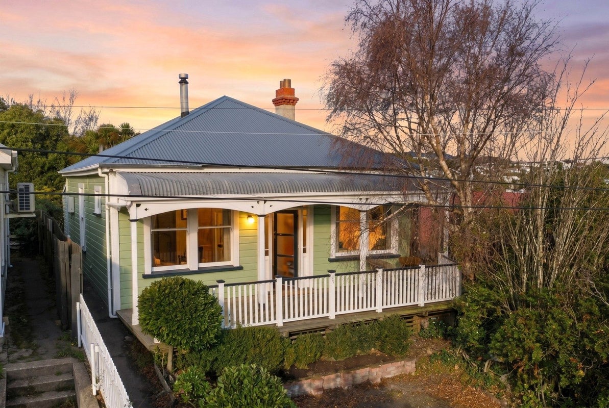 26 Currie Street, Port Chalmers, Dunedin - Carousel 1
