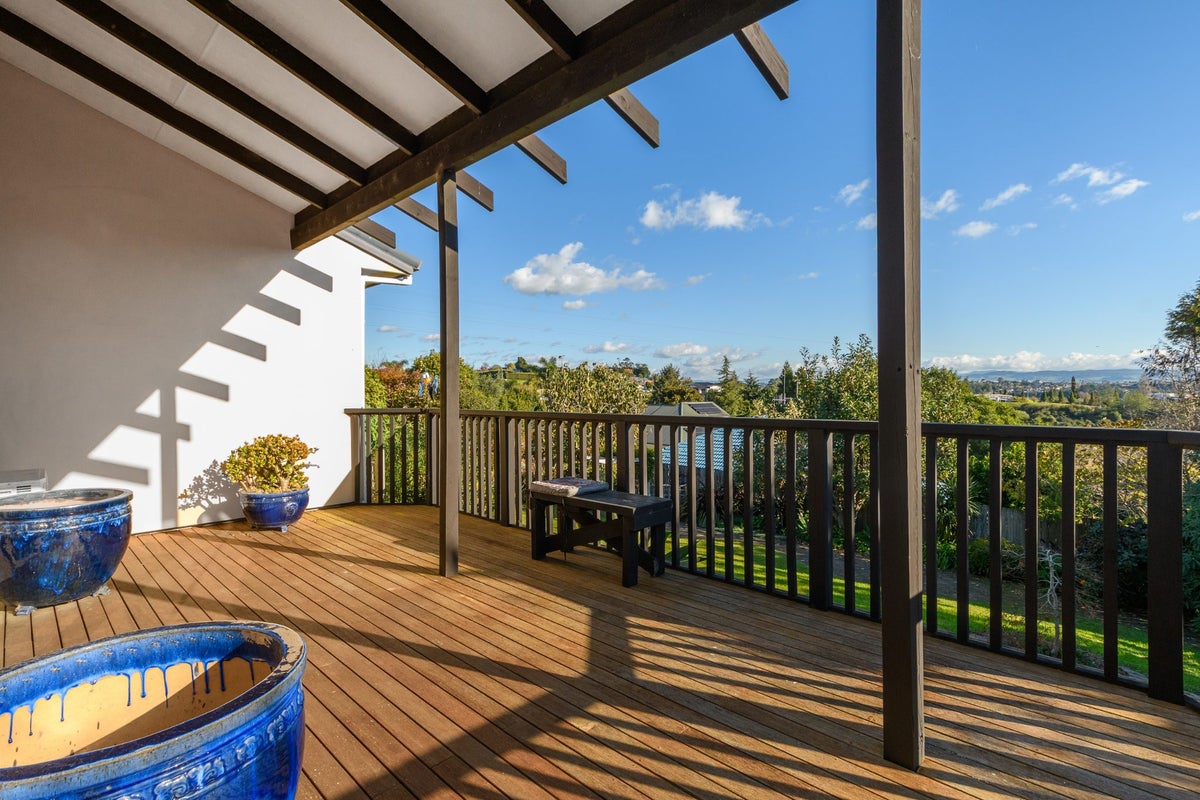 51 Sapphire Drive, Hairini, Tauranga - Carousel 1