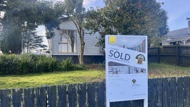 265 Mahia Road, Weymouth, Auckland - Carousel 1
