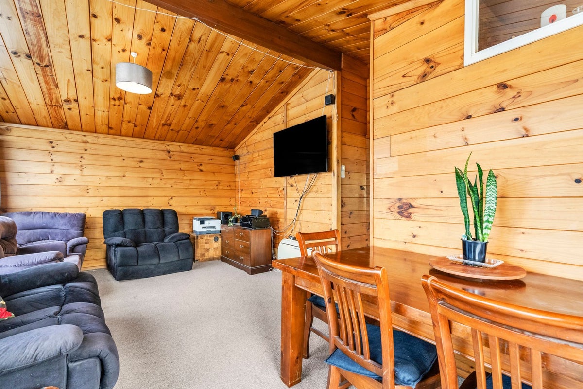 370 Tay Street, Turnbull Thomson Park, Invercargill - Carousel 1