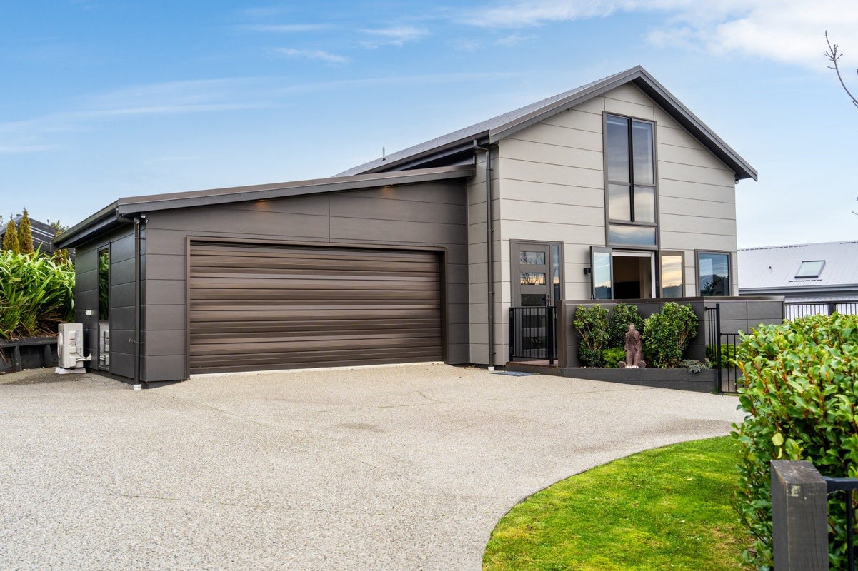 14 Trudi Place, Green Island, Dunedin - Carousel 2