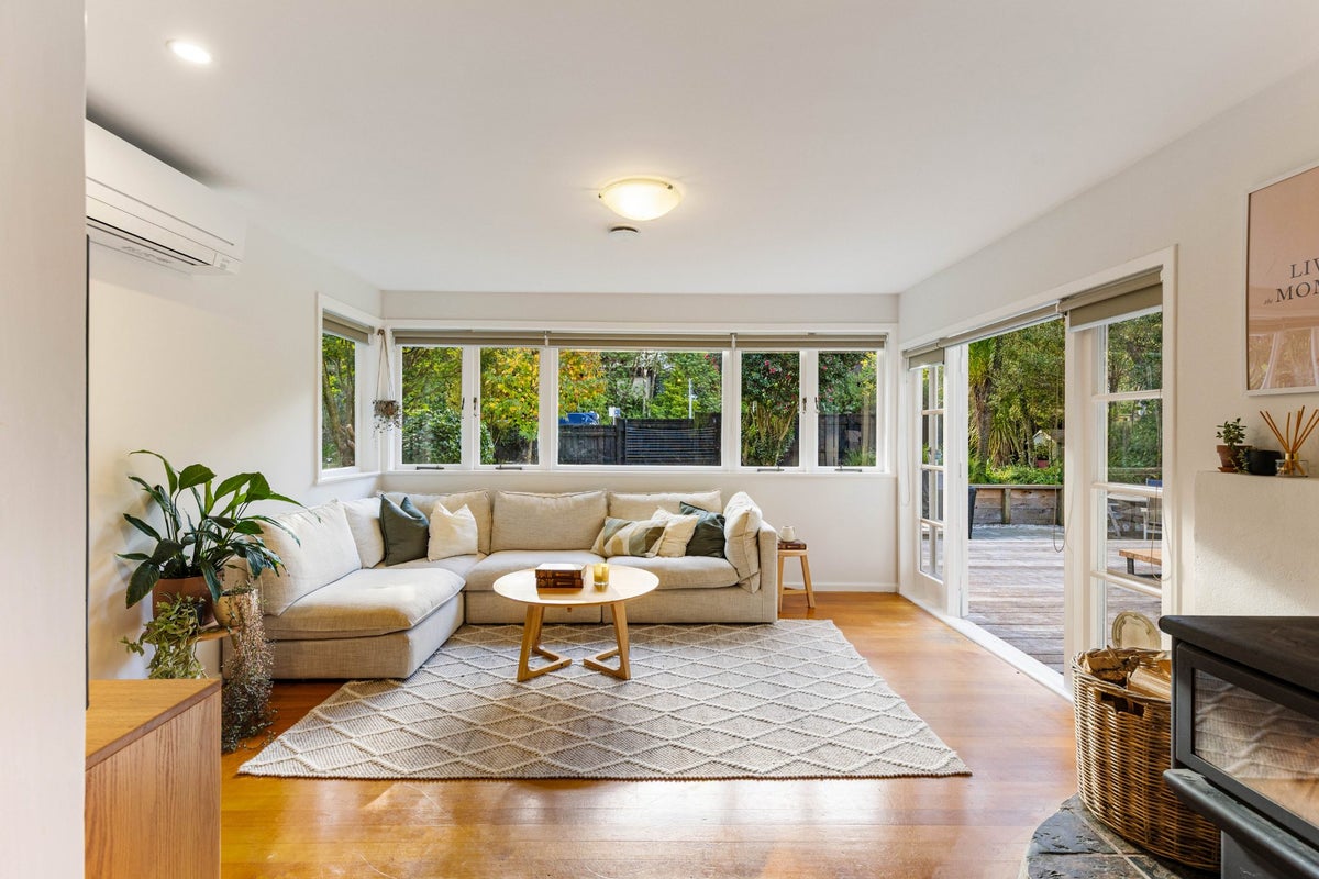 200 Woodlands Park Road, Titirangi, Auckland - Carousel 2