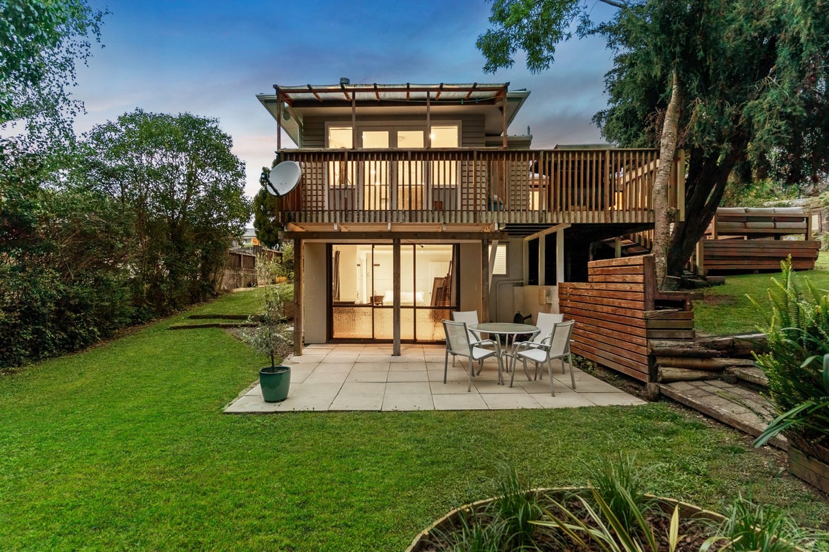 70 Fairclough Road, Beach Haven, Auckland - Carousel 1