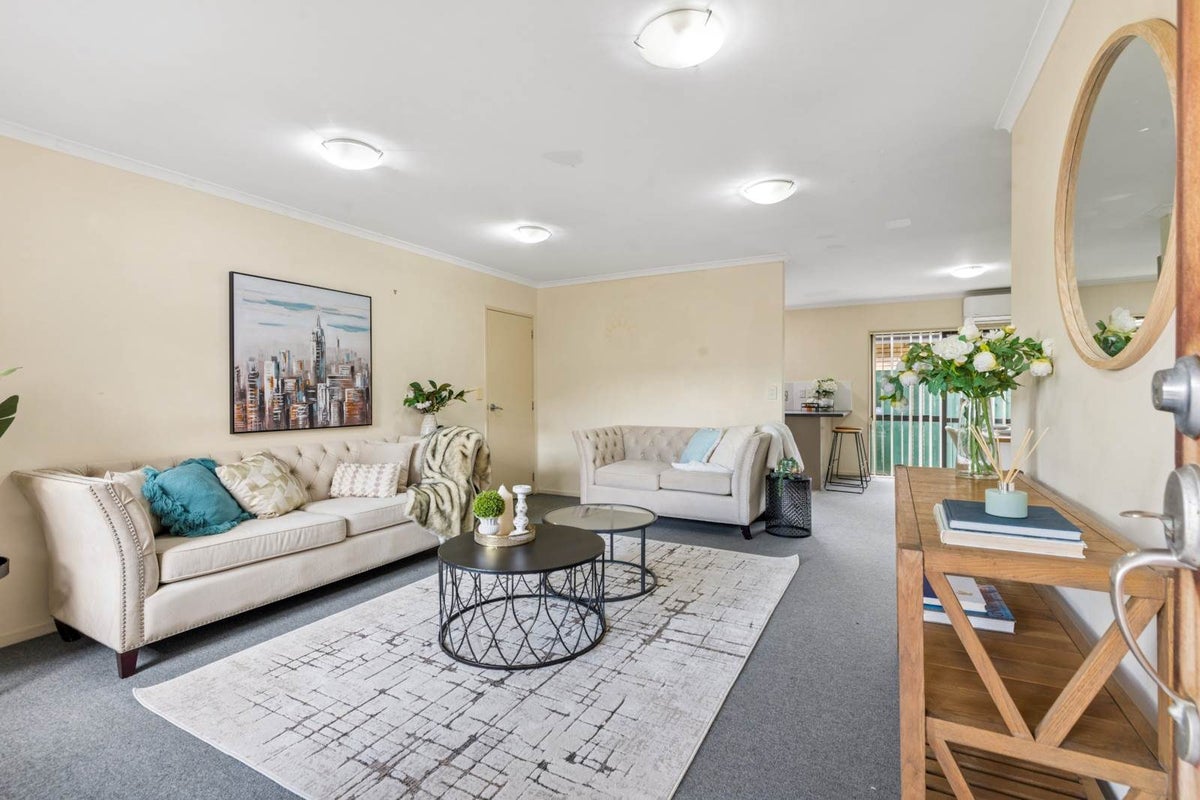 9 Peng Place, Mangere Bridge, Auckland - Carousel 2