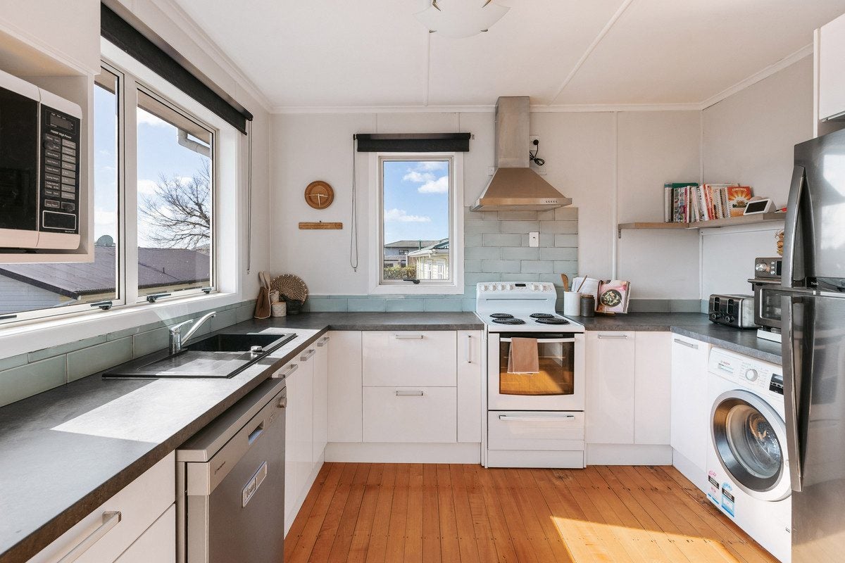 15 Dunlop Road, Te Puke, Te Puke - Carousel 2
