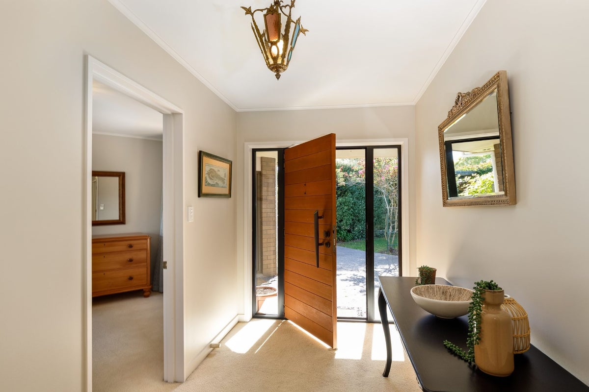 16 Springswood Grove, Springlands, Blenheim - Carousel 2