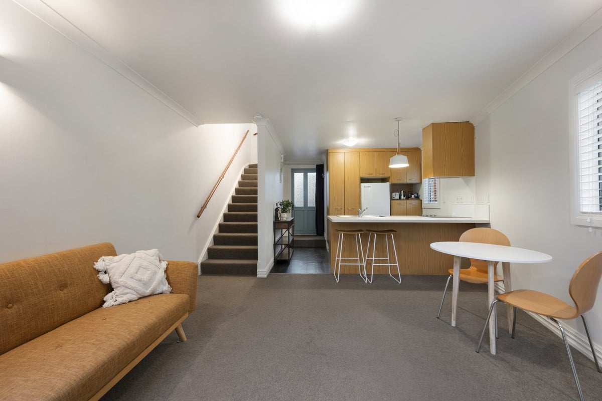 13C Lawrence Street, Newtown, Wellington - Carousel 2