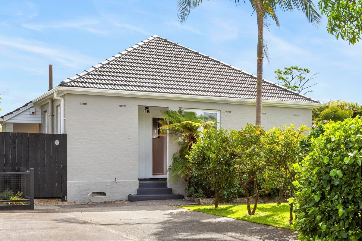 84 Daventry Street, Waterview, Auckland - Carousel 1