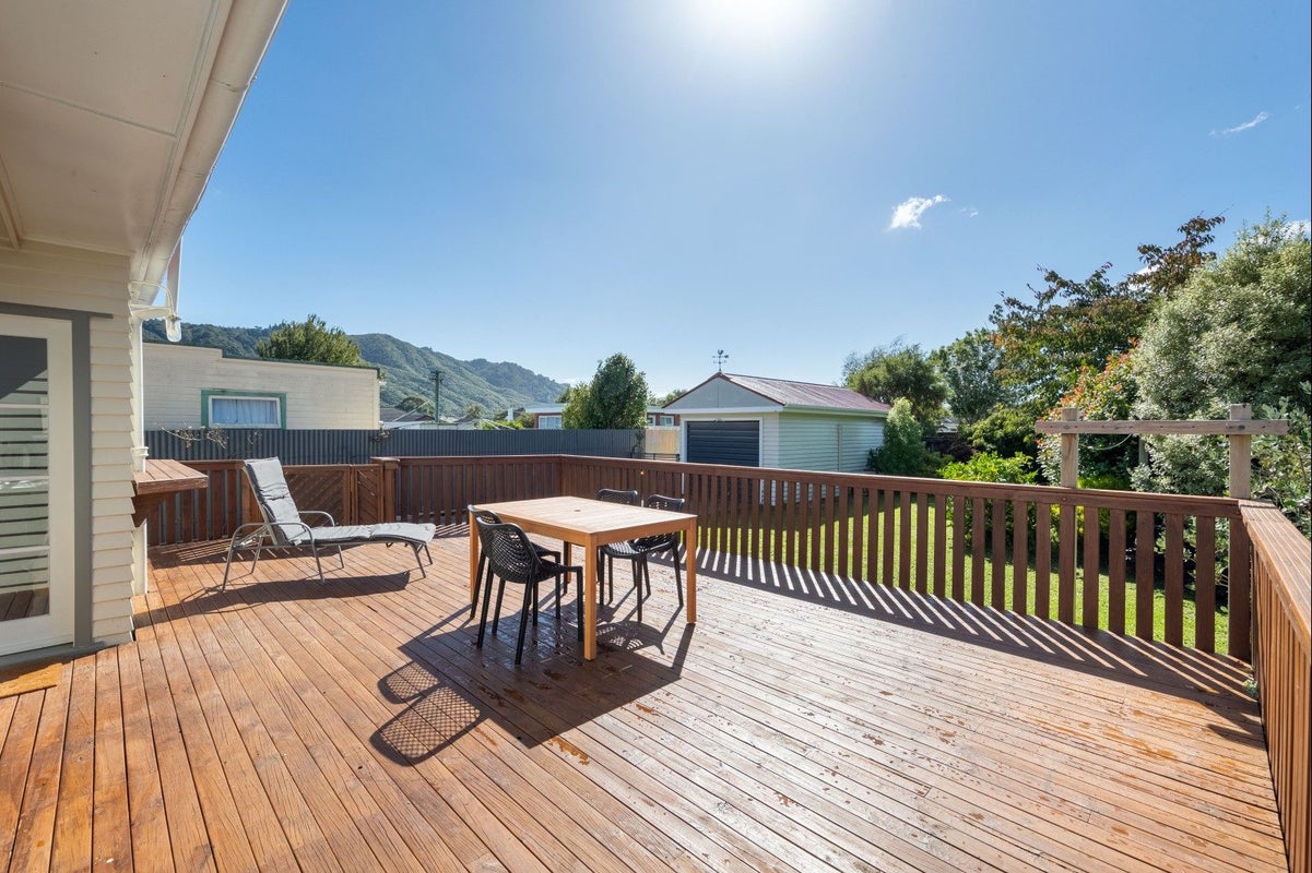 60 Pine Avenue, Ebdentown, Upper Hutt - Carousel 2