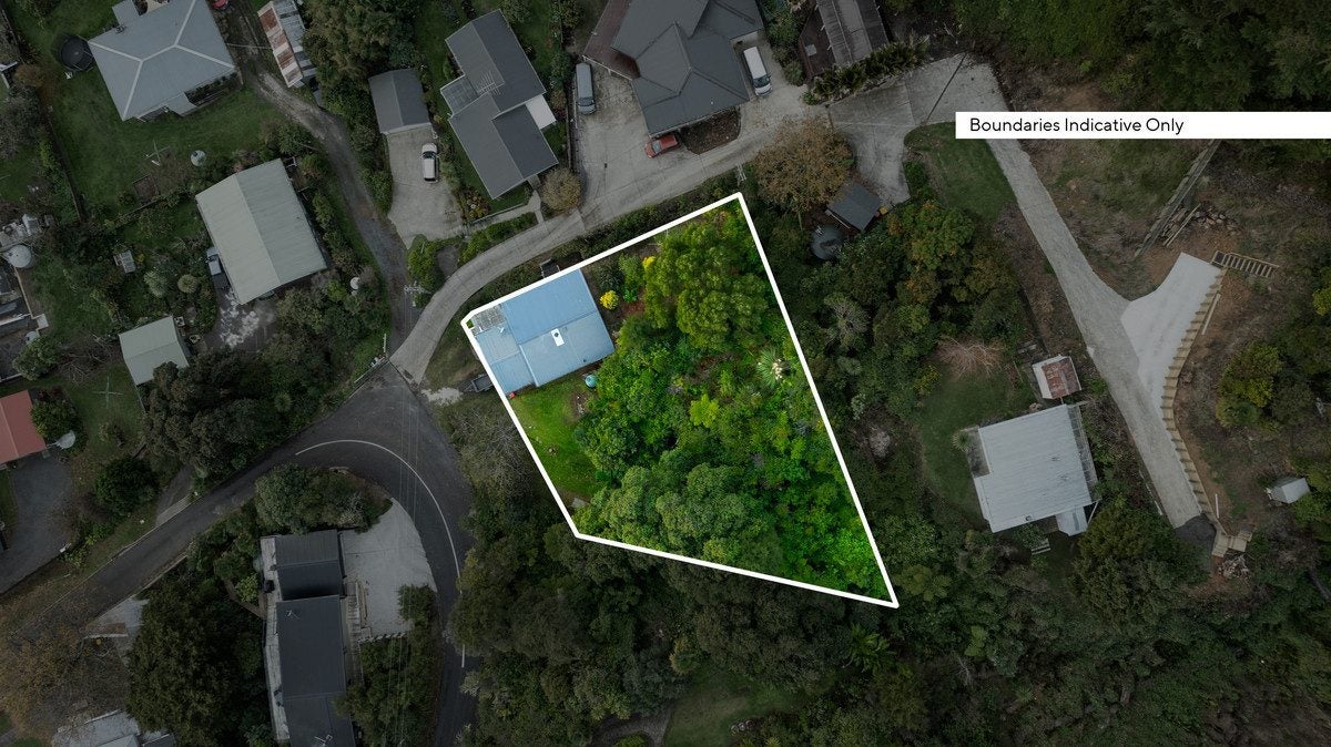 11 Adams Road, Thornton Bay - Carousel 25