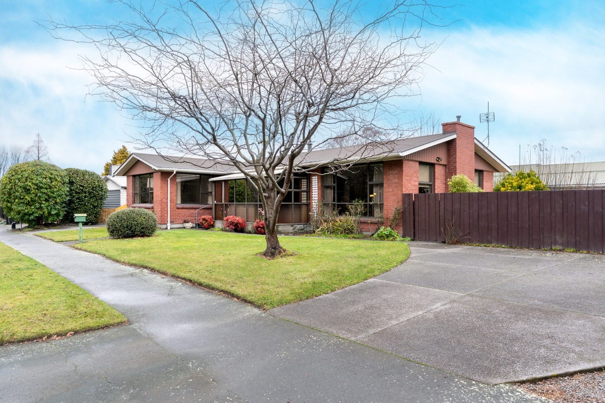 7 Woodbury Street, Avonhead, Christchurch - Carousel 1