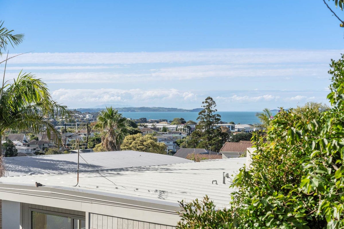 2/65 Knights Road, Rothesay Bay, Auckland - Carousel 2