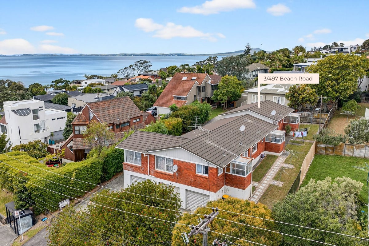 3/497 Beach Road, Murrays Bay, Auckland - Carousel 2