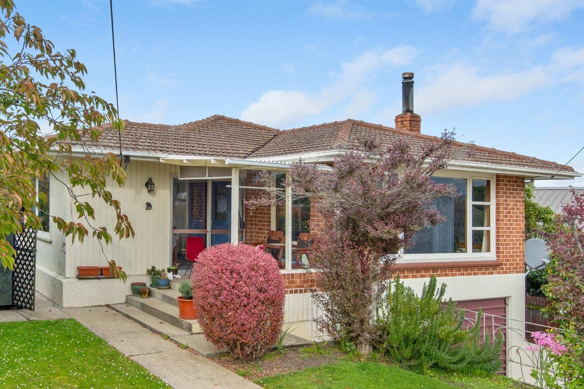 21 Stuart Street, Holmes Hill, Oamaru - Carousel 1