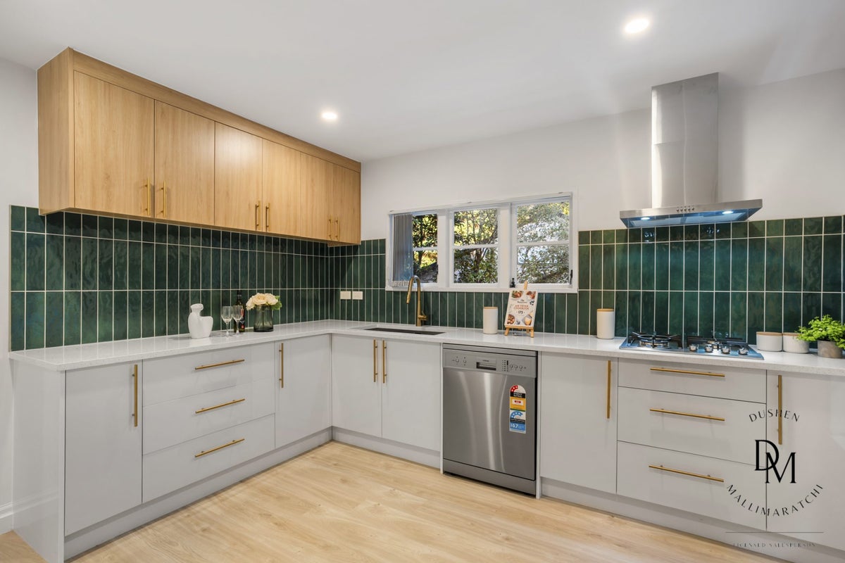 26 Paulownia Place, Totara Heights, Auckland - Carousel 2