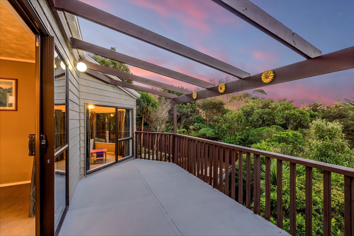 99 Discovery Drive, Whitby, Porirua - Carousel 2