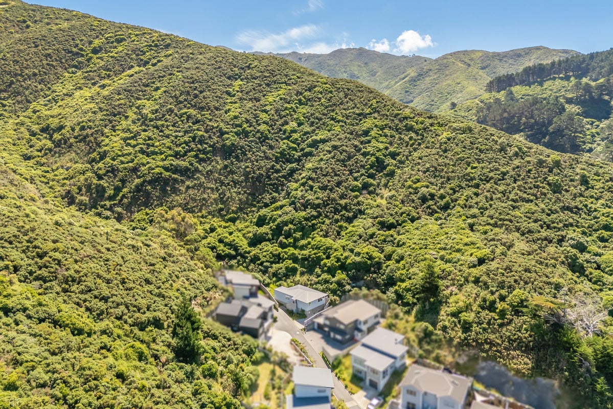 26 Rarangi Way, Owhiro Bay, Wellington - Carousel 23