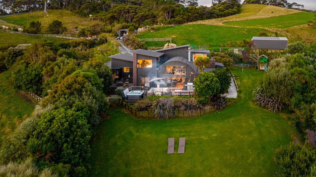 84 Dormer Road, Helensville - Carousel 41