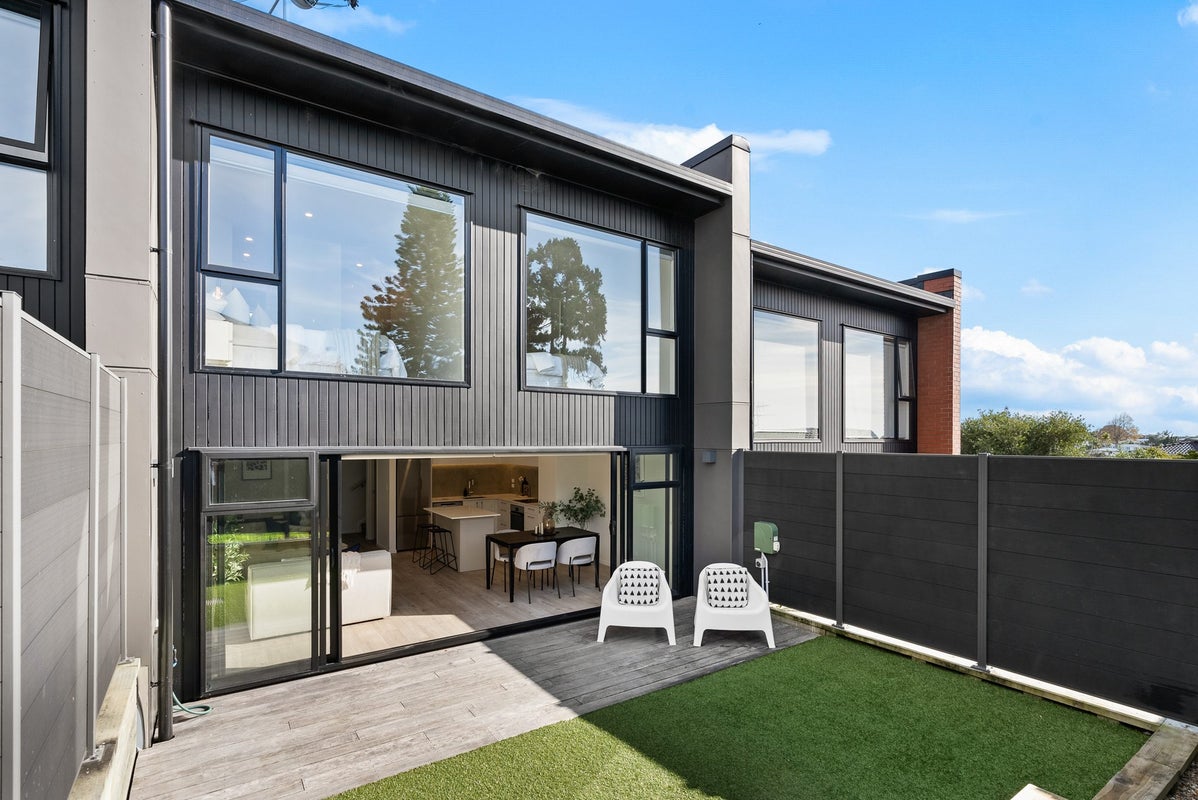 16E Cradock Street, Avondale, Auckland - Carousel 1