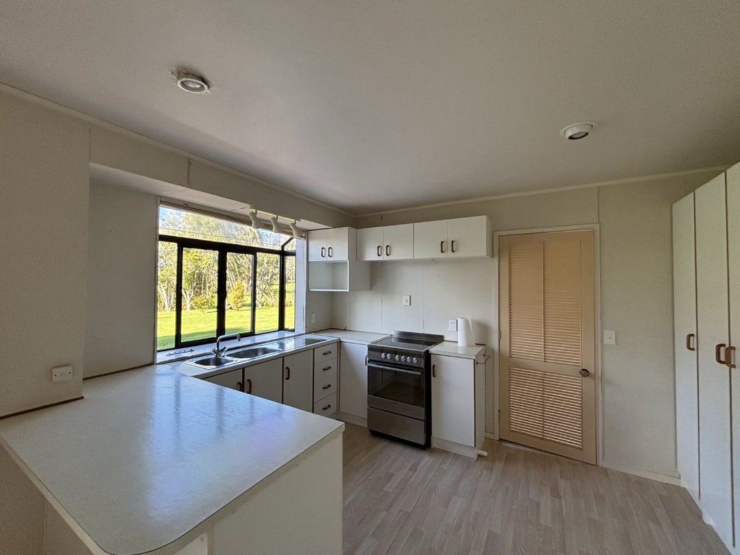 1 Old Pine Valley Road, Silverdale - Carousel 2