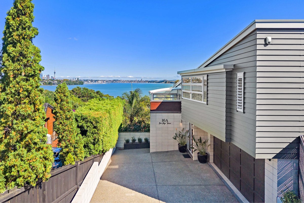 2/16 PINE RIDGE TERRACE, Hauraki, Auckland - Carousel 1