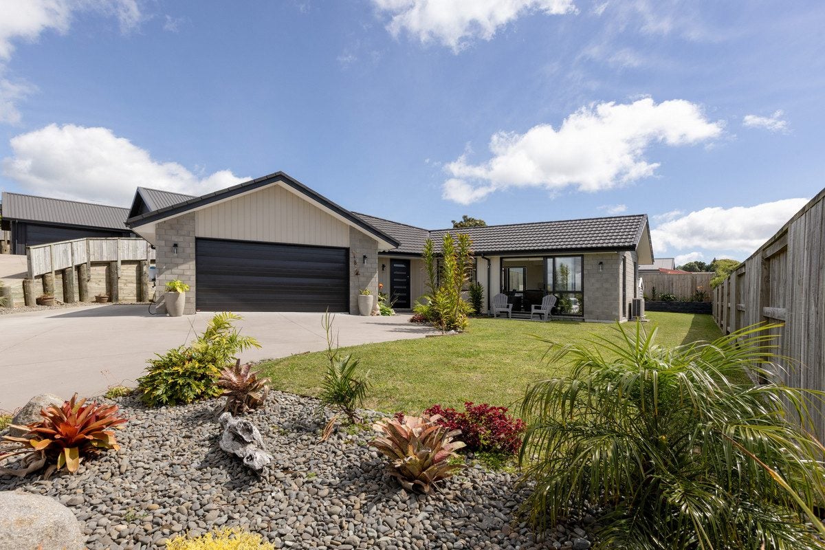 12 Brendan Close, Omokoroa, Omokoroa - Carousel 1