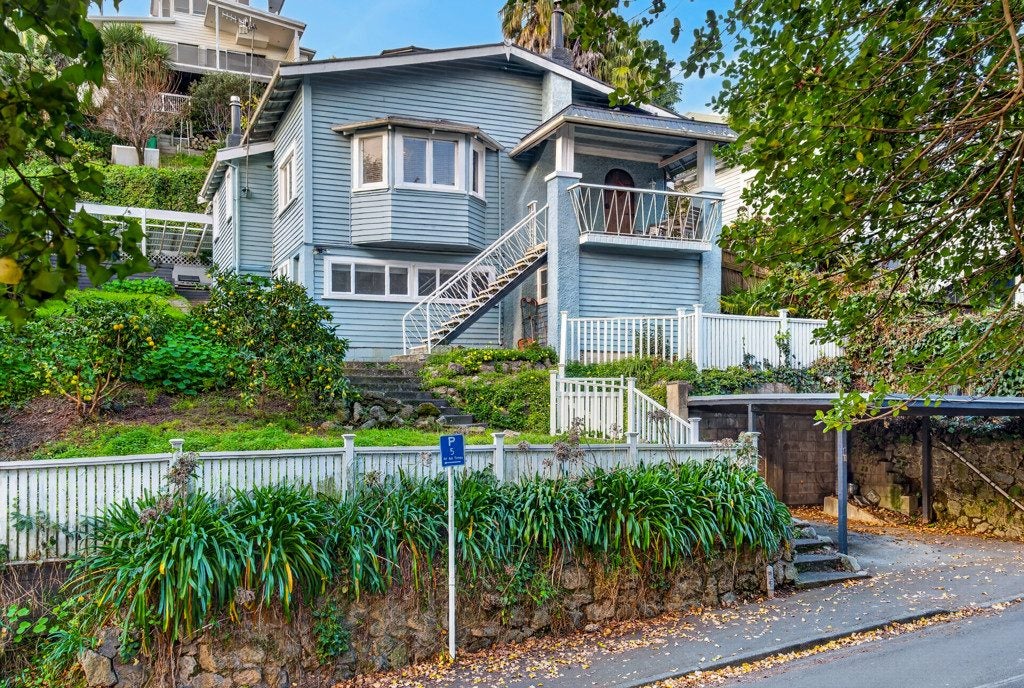 11 Burns Road, Hospital Hill, Napier - Carousel 18