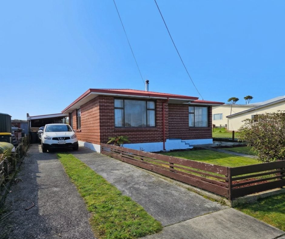 3 Lowestoft Street, Balclutha, Balclutha - Carousel 1