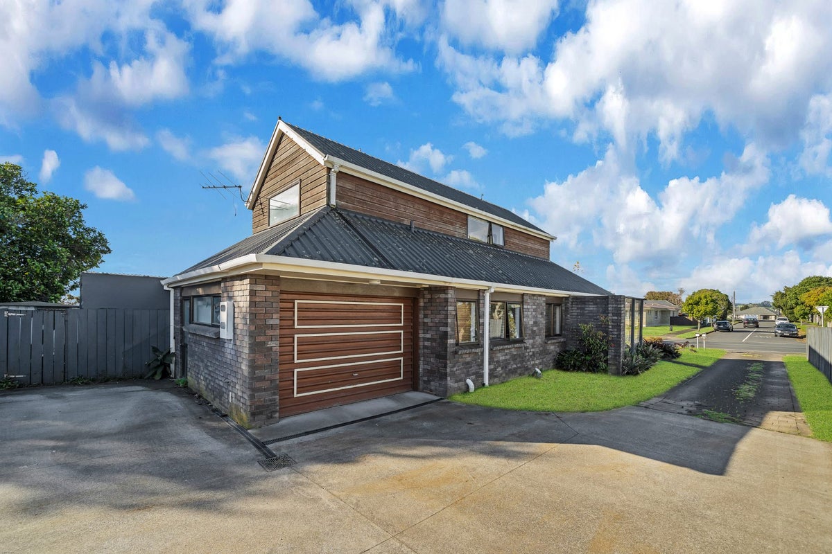 112 Edinburgh Street, Pukekohe, Pukekohe - Carousel 2