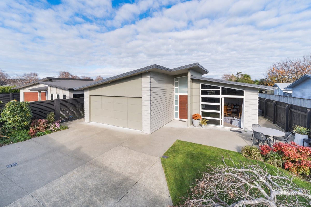 408 Ruahine Street, Terrace End, Palmerston North - Carousel 1