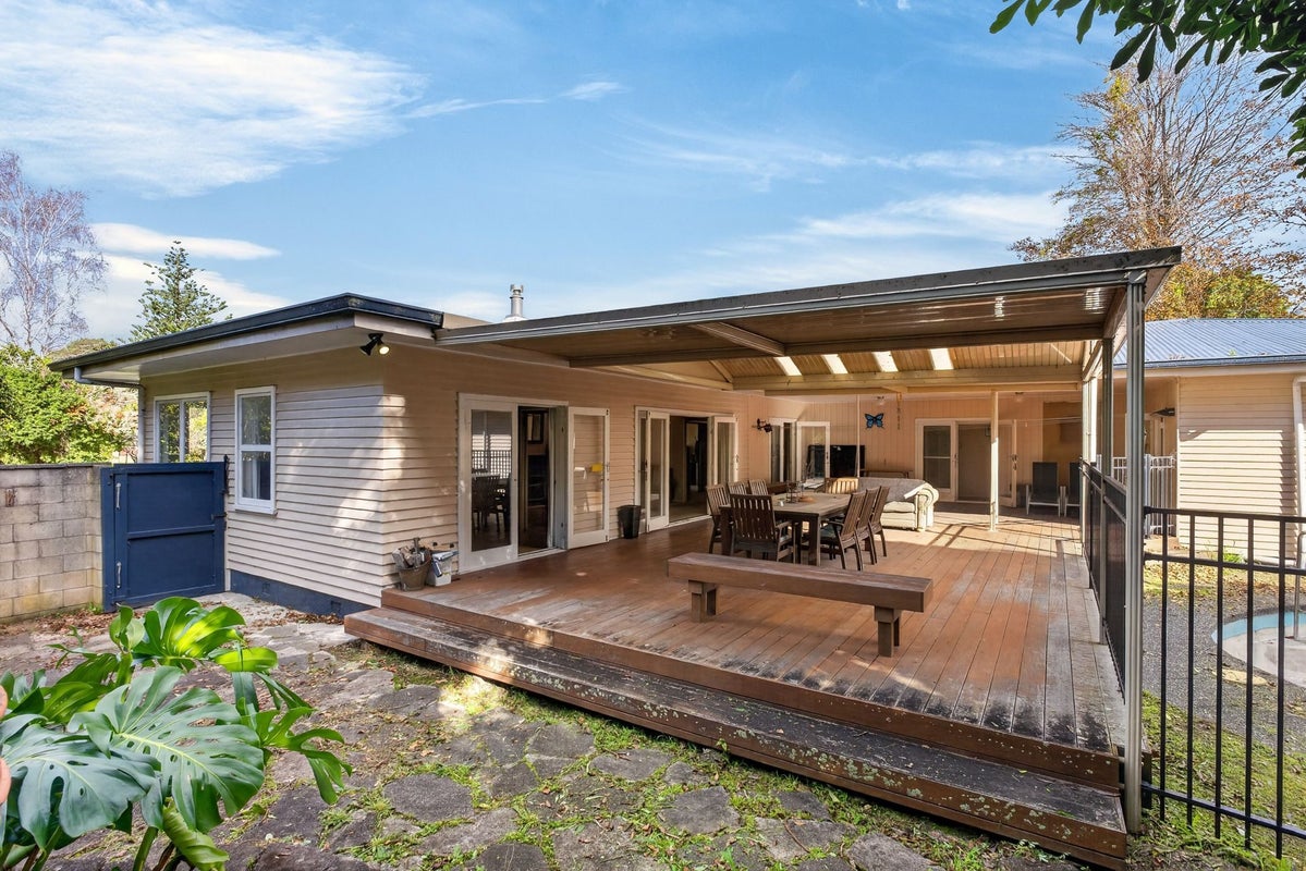 13 Seymour Road, Inner Kaiti, Gisborne - Carousel 2