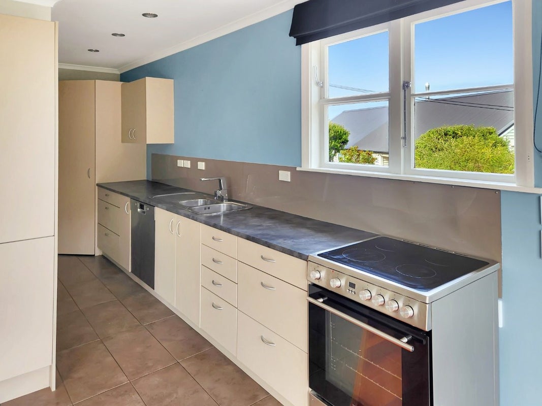1 Fleet Grove, Korokoro, Lower Hutt - Carousel 2
