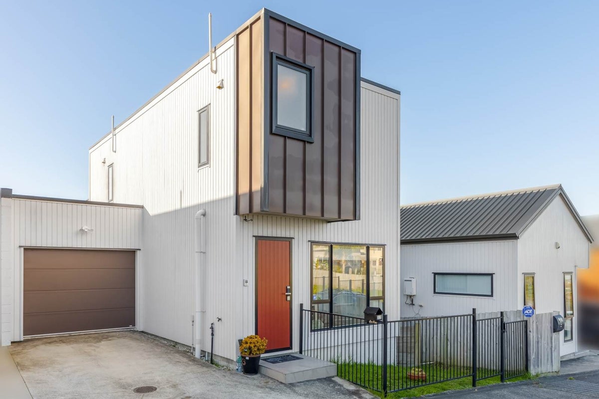 32 Waihou Crescent, Albany Heights, Auckland - Carousel 24