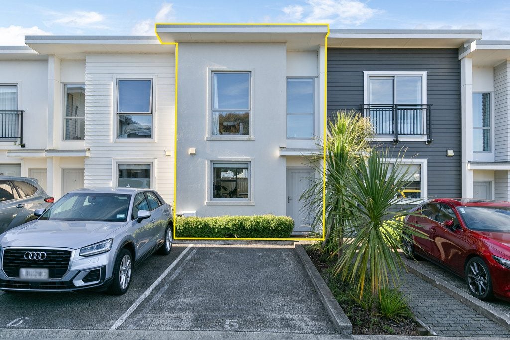 3/32 Dr Taylor Terrace, Johnsonville, Wellington - Carousel 14