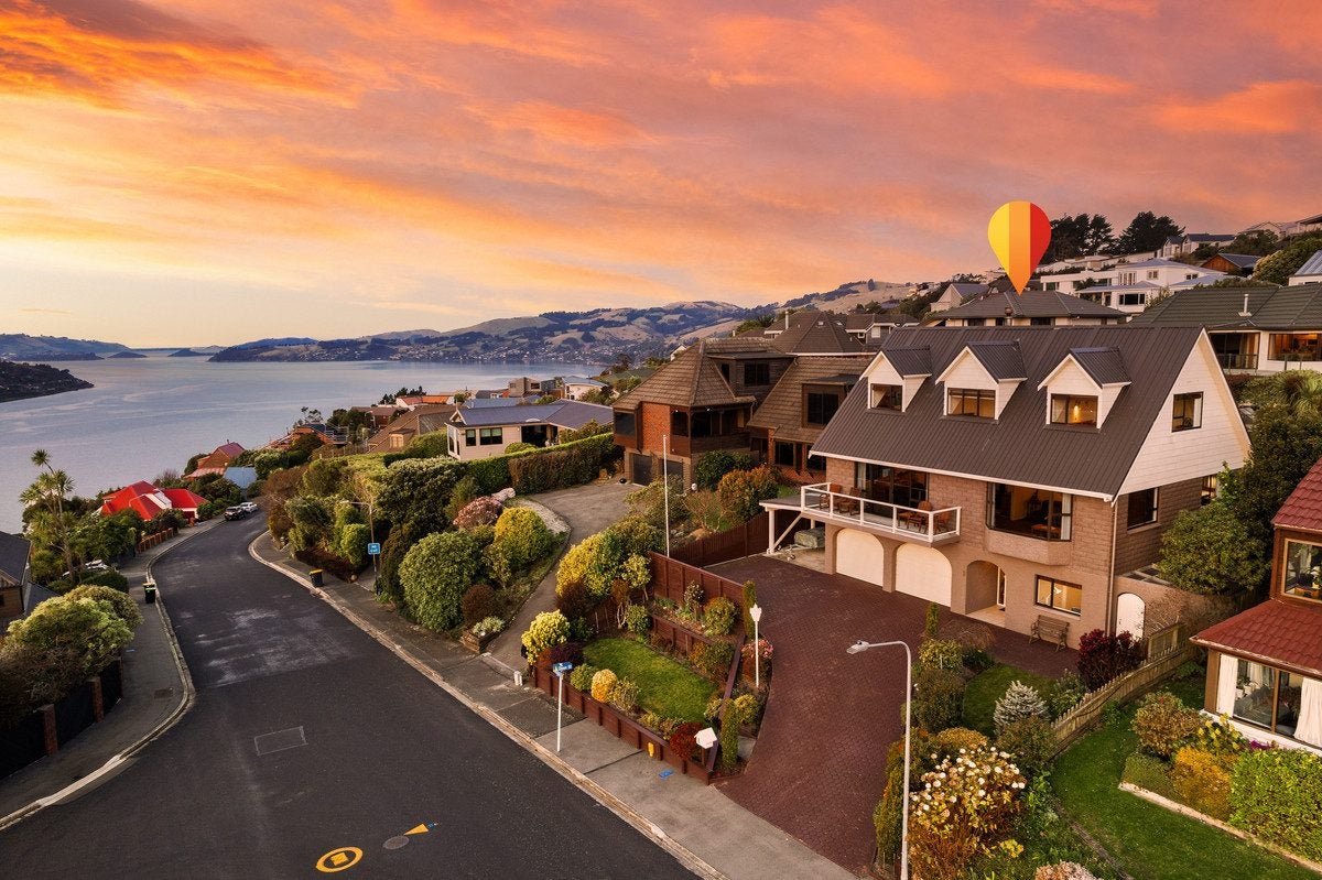 8 Connell Street, Waverley, Dunedin - Carousel 1