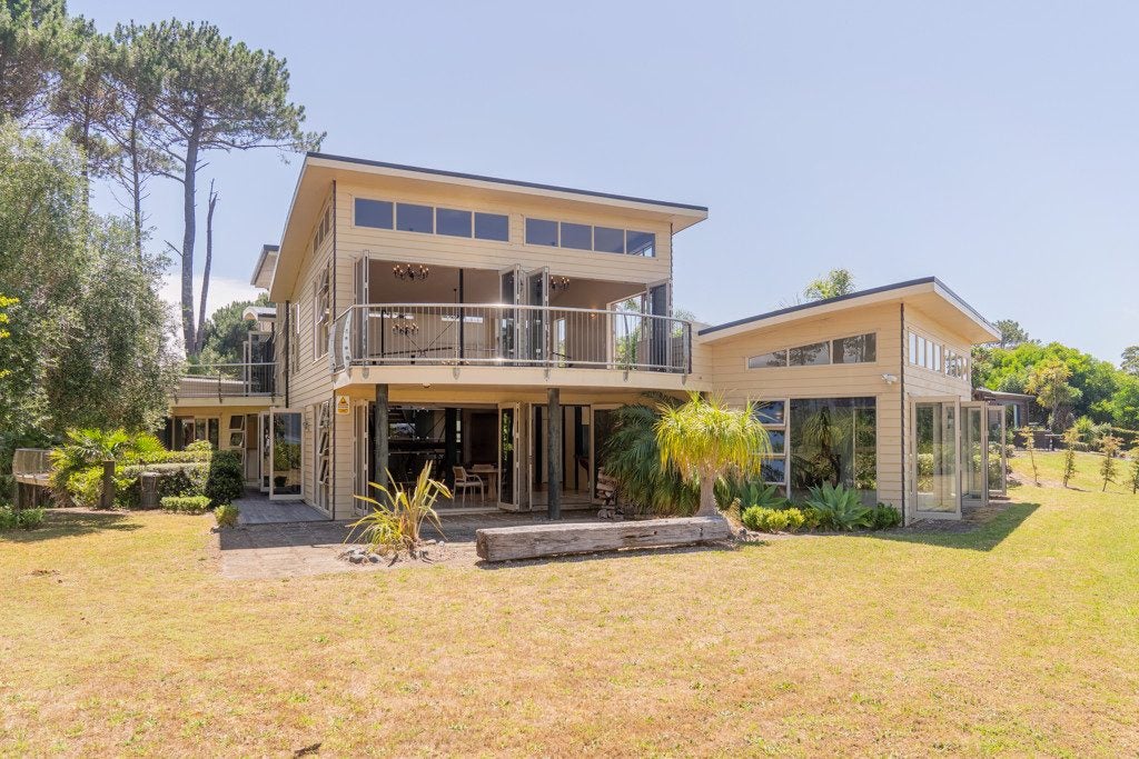 823 Matarangi Drive, Matarangi, Whitianga - Carousel 1