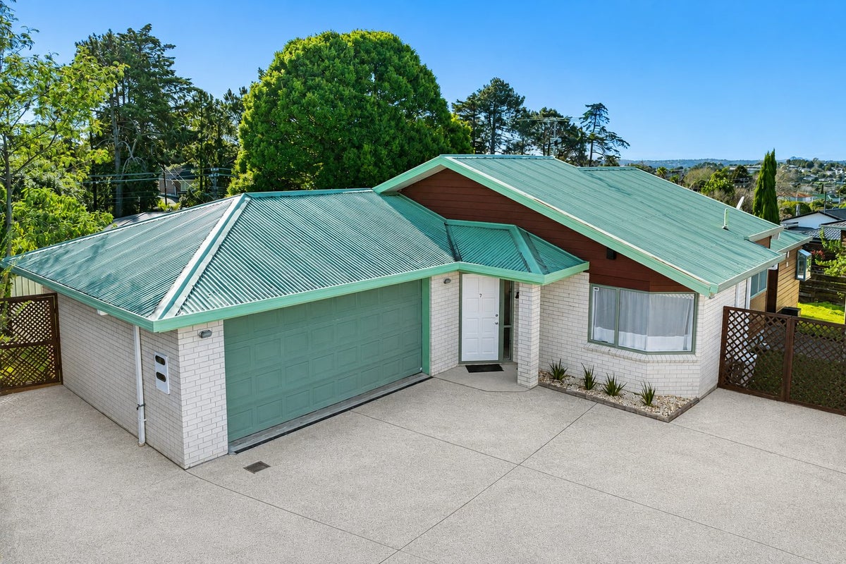 7 Lanham Lane, Massey, Auckland - Carousel 1