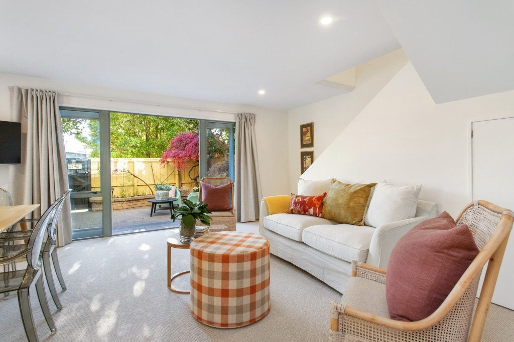 2/28 Derby Street, St Albans, Christchurch - Carousel 1