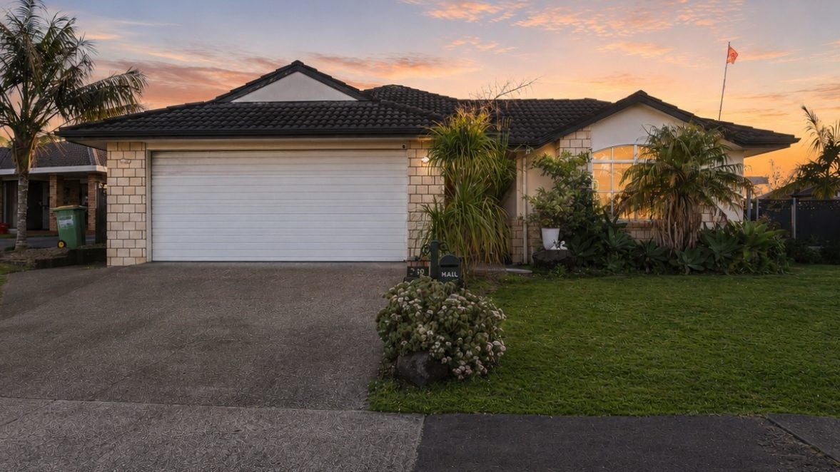 200 Carnoustie Drive, Wattle Downs, Auckland - Carousel 1