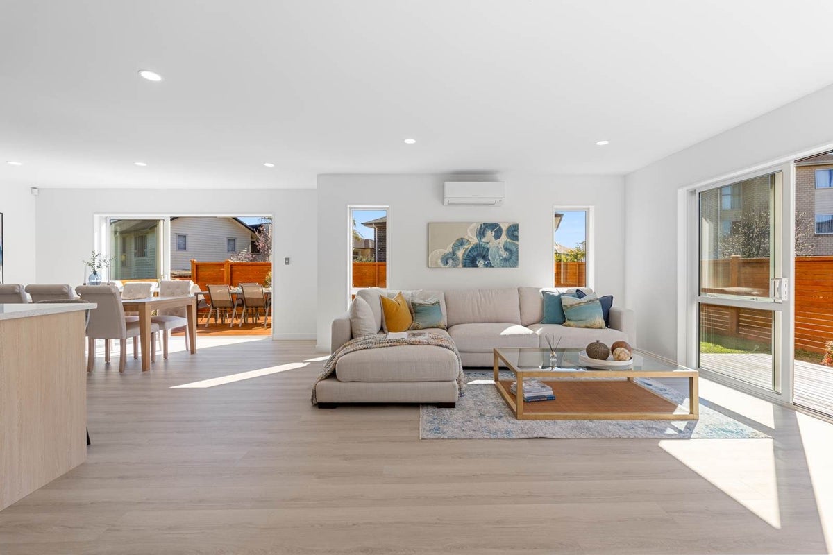 28 Sohlue Place, Oteha, Auckland - Carousel 2