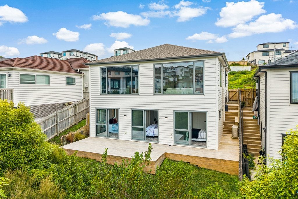 6 Baumea Rise, Massey, Auckland - Carousel 2
