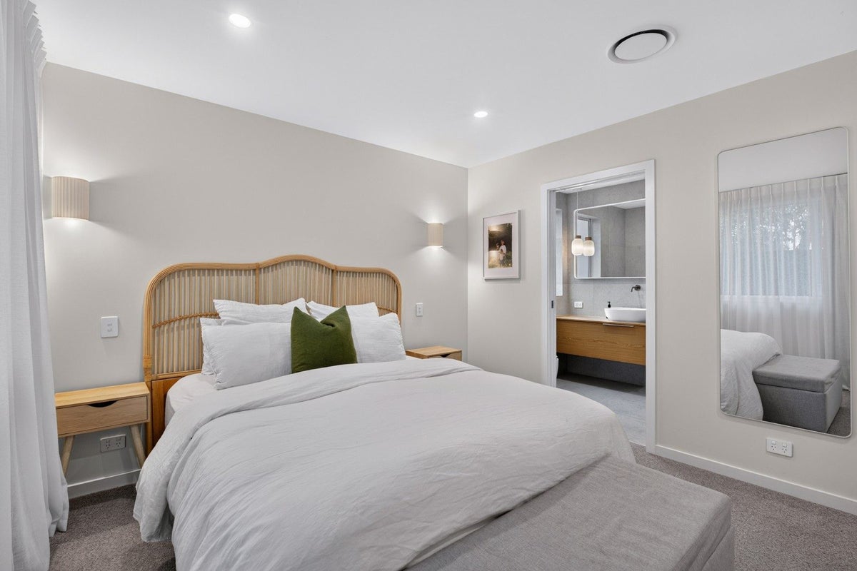716A Grove Road, Mayfair, Hastings - Carousel 2