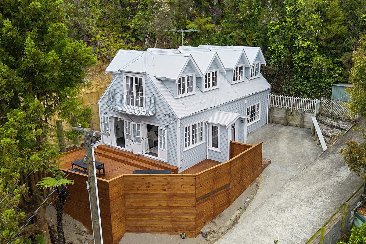 128 Manuka Street, Stokes Valley, Lower Hutt - Carousel 30