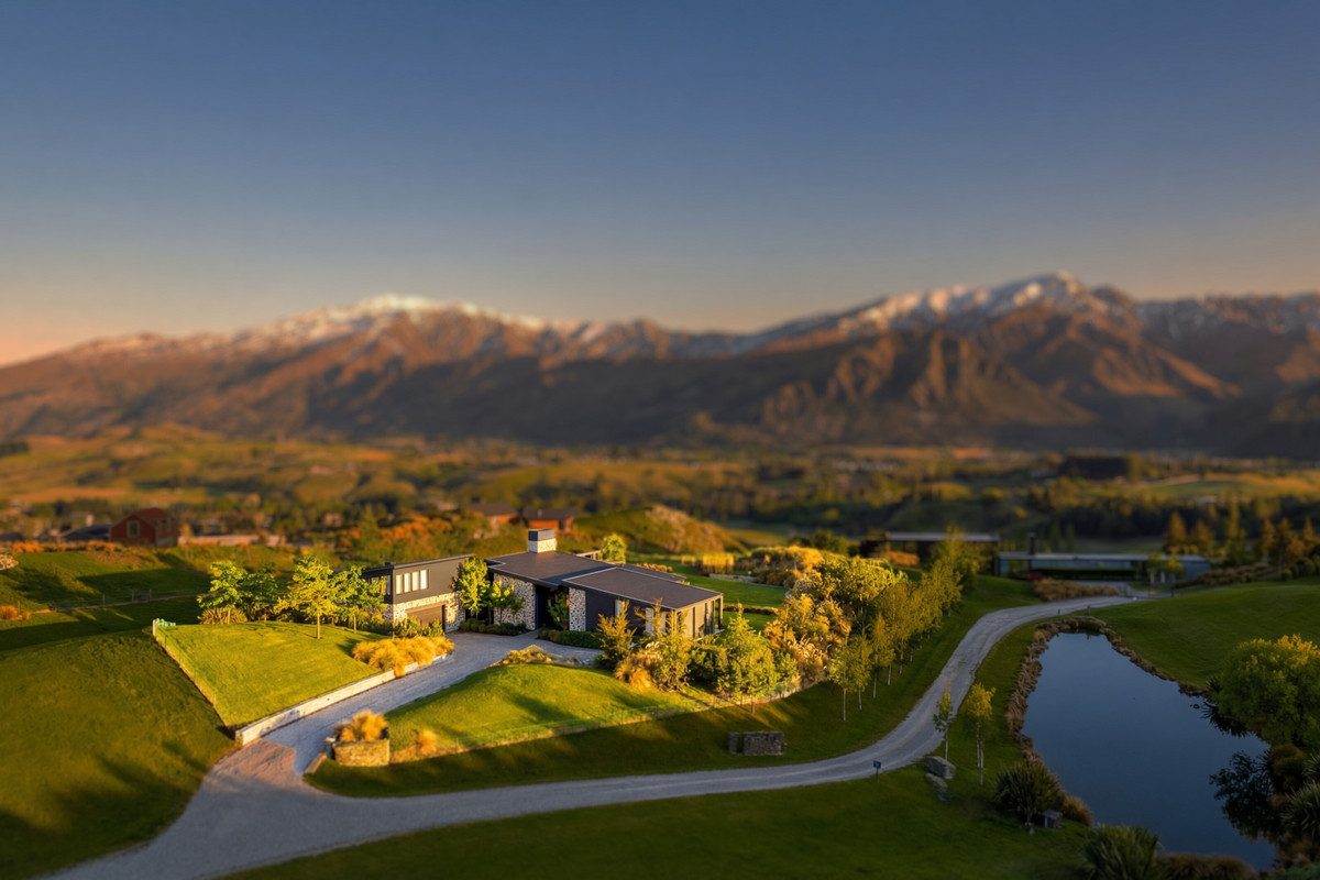 1 Todd Lane, Lake Hayes, Queenstown - Carousel 2