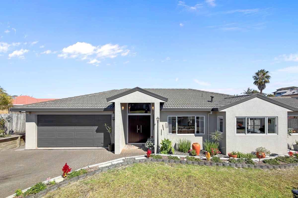 5 Mako Street, West Harbour, Auckland - Carousel 2