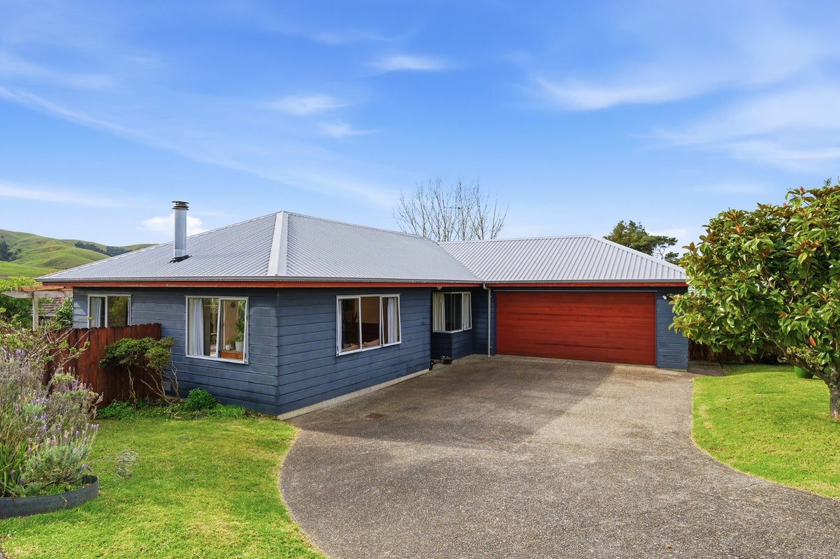 19 Cabeleigh Drive, Helensville, Helensville - Carousel 1